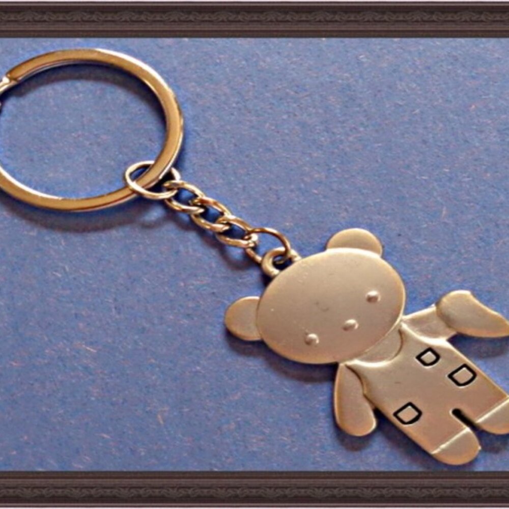 Silver Tone Teddy Bear With Half Heart Design Keychain